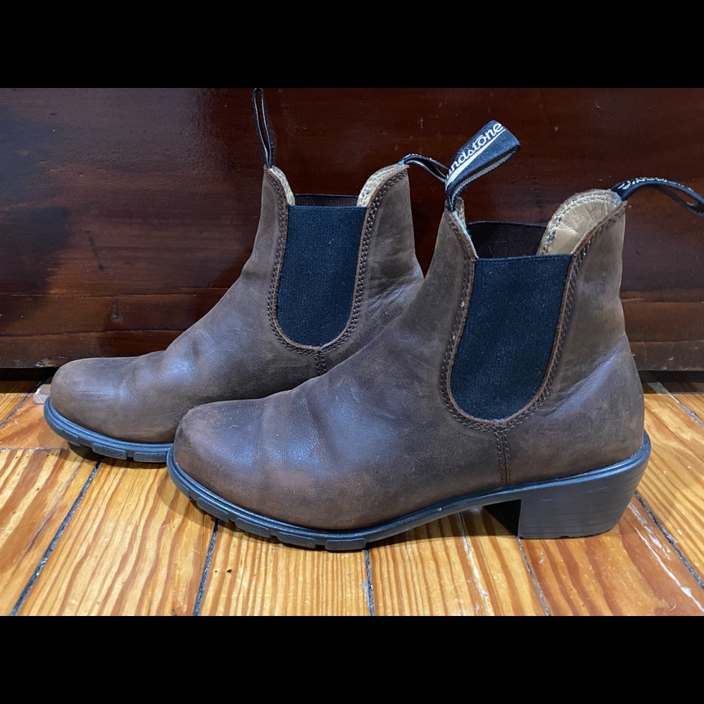 Blundstone heeled leather ankle boot brown US8 UK5 EU38